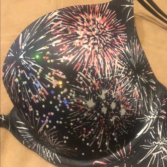 34 C Victoria’s Secret Push-up Bra - Picture 2 of 3